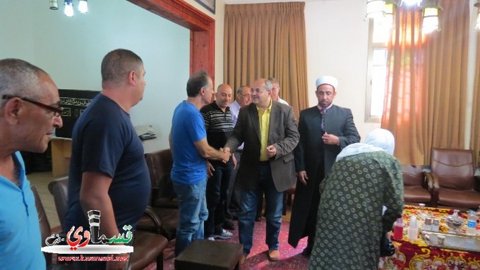 الطيبي جلب 167 الف شيقيل واجتمع باهالي عكا وباهالي المبنى الذي تدمر في الكارثة ومعه